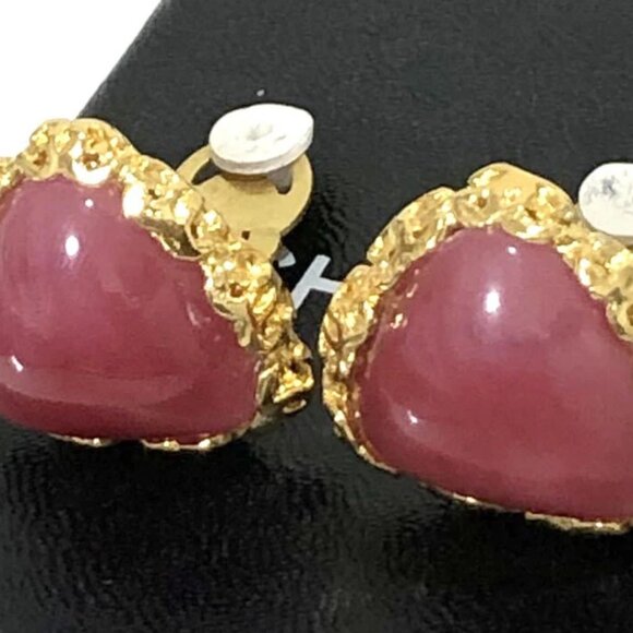 CHANEL Red Gripoix Stones Triangle Clip-On Earrings Gold Tone 28 Auth w/Box - Picture 4 of 10